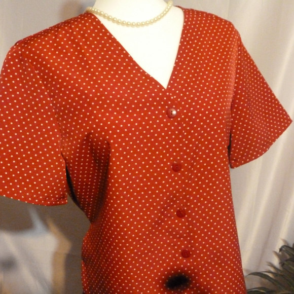 Red/white polka dot V- Neck button down ladies top - Picture 1 of 4